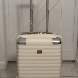 Carry On Size Luggage TSA compliant