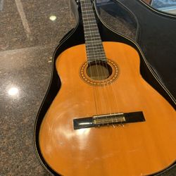 Vintage Enrique Tapiocas Classic Guitar With Case 