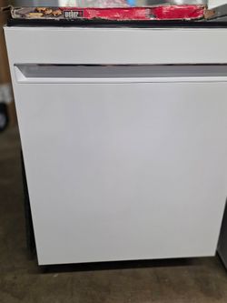 GE 24” White Built-In Dishwasher – Open Box Liquidation – $350