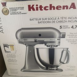 New Artisan Kitchen Aid Mixer