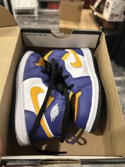 Toddler Laker Nike Jordan’s