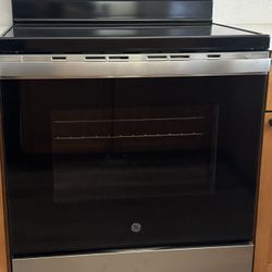 GE Stove Brand New!!