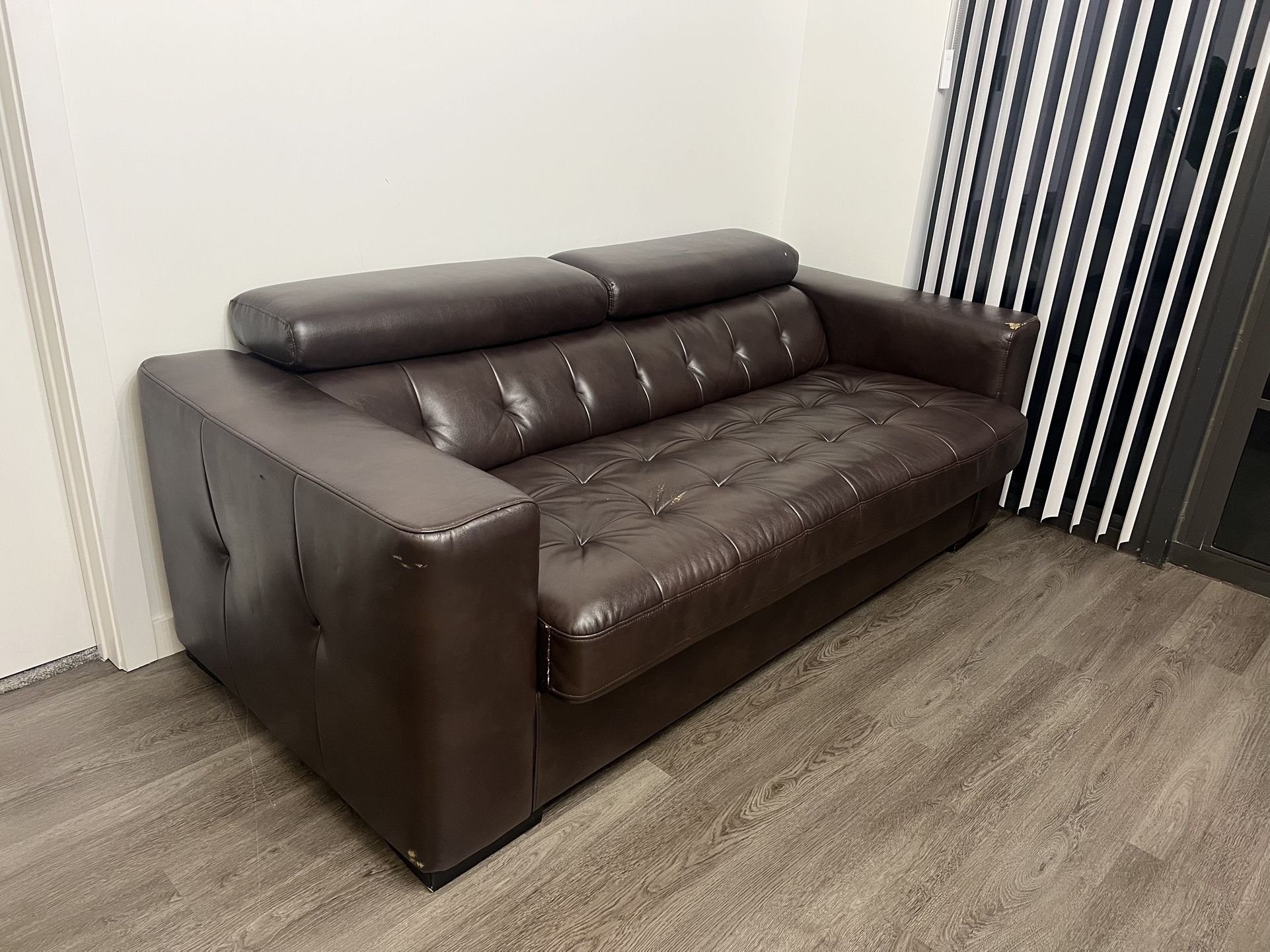Sleeper Sofa with Pull-Out Bed & Mattress Included / Sofá Cama con Colchón Incluido 