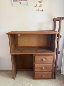 Kids wooden desk