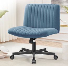 Wheeled Wide Seat Office Chair - brand new