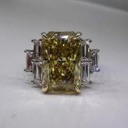 3.05 Carat Fancy Vivid Yellow VS2 Radiant Cut Diamond Engagement Ring 