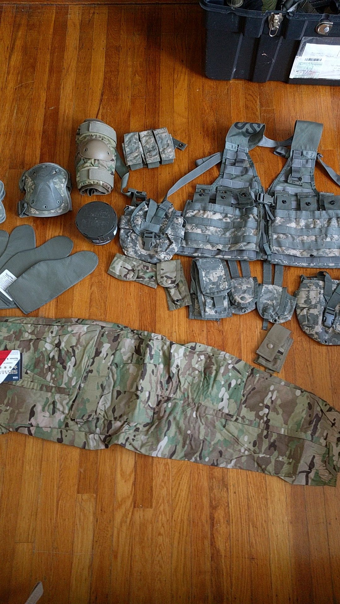 Army gear. FLC, pouches, acu, multicam