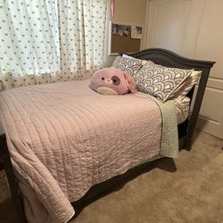 BED & DRESSER - Full/Double convertible bed (Crib, Toddler Bed, Full Bed) with 6 drawer dresser. 