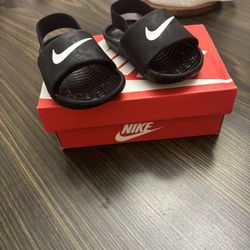 Infant Black Nike Slides 