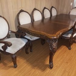 Beautiful Wood Dinning Table