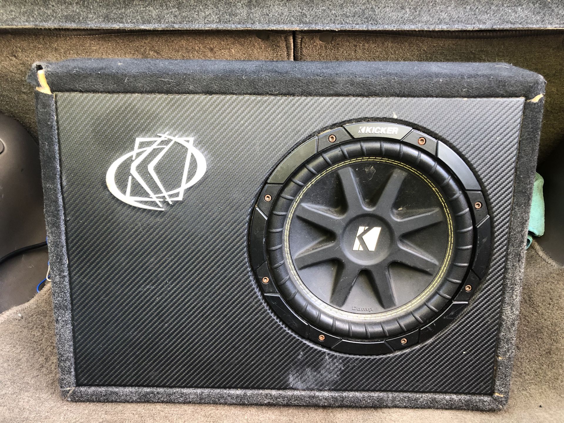 Kicker 10’ slimbox subwoofer with Dual Amplifier GREAT SOUND!!