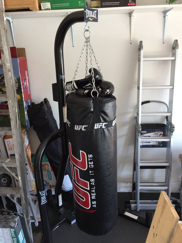 Everlast Boxing Bag And Stand Combo Kit IUCN Water