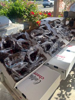 Cherries 🍒 fresh $25 Box only today