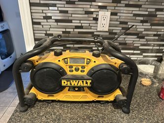 DeWalt Work Site Radio & Charger