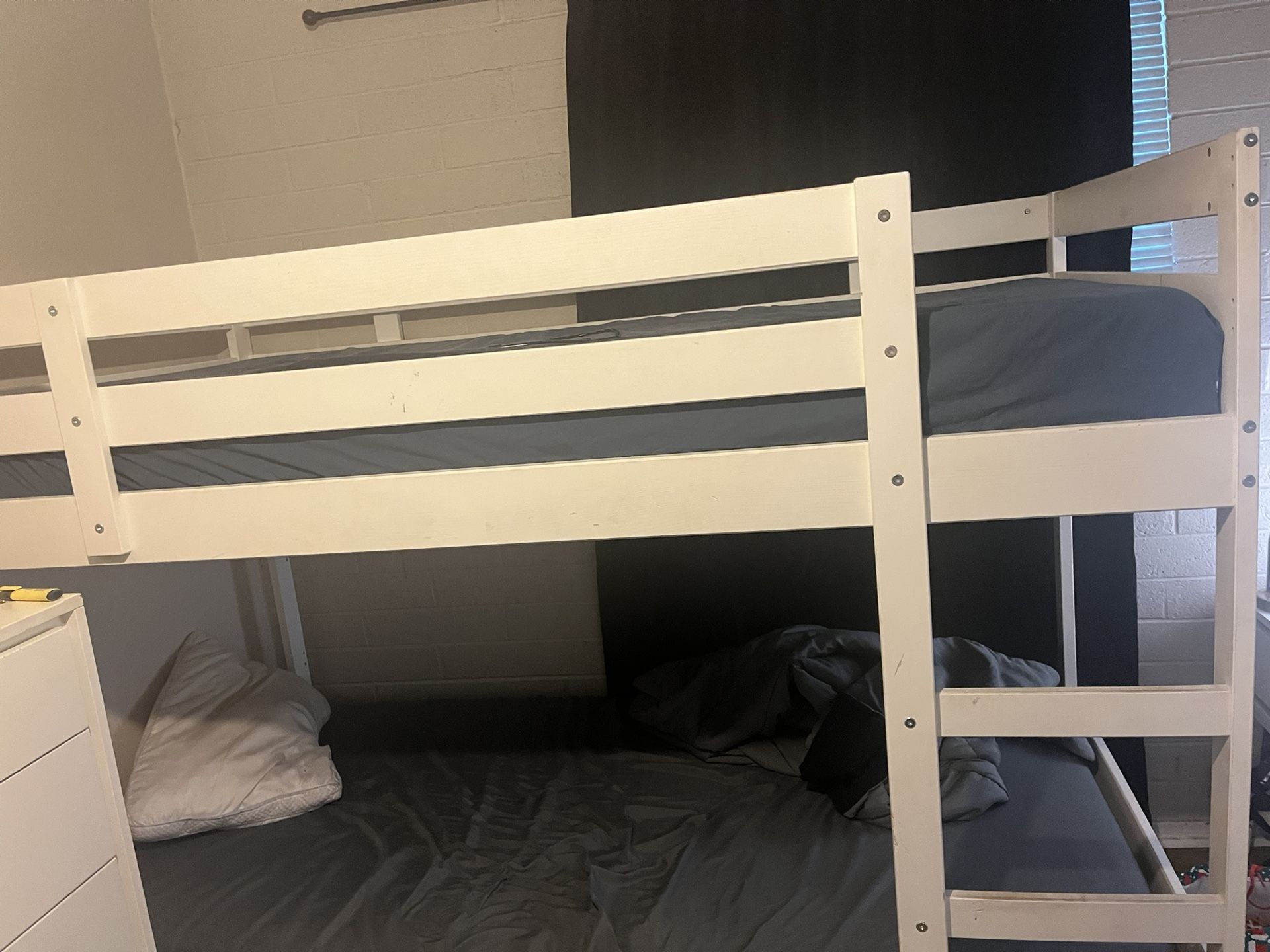 Twin Bunk Beds