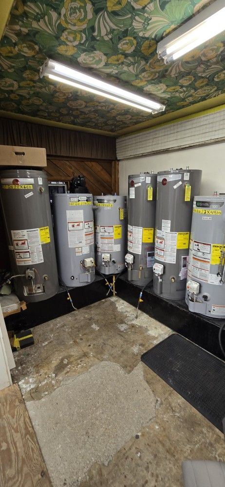 New Gas Water Heater 40 And 50 Gallons. With Warranty Garantia Por Escrito