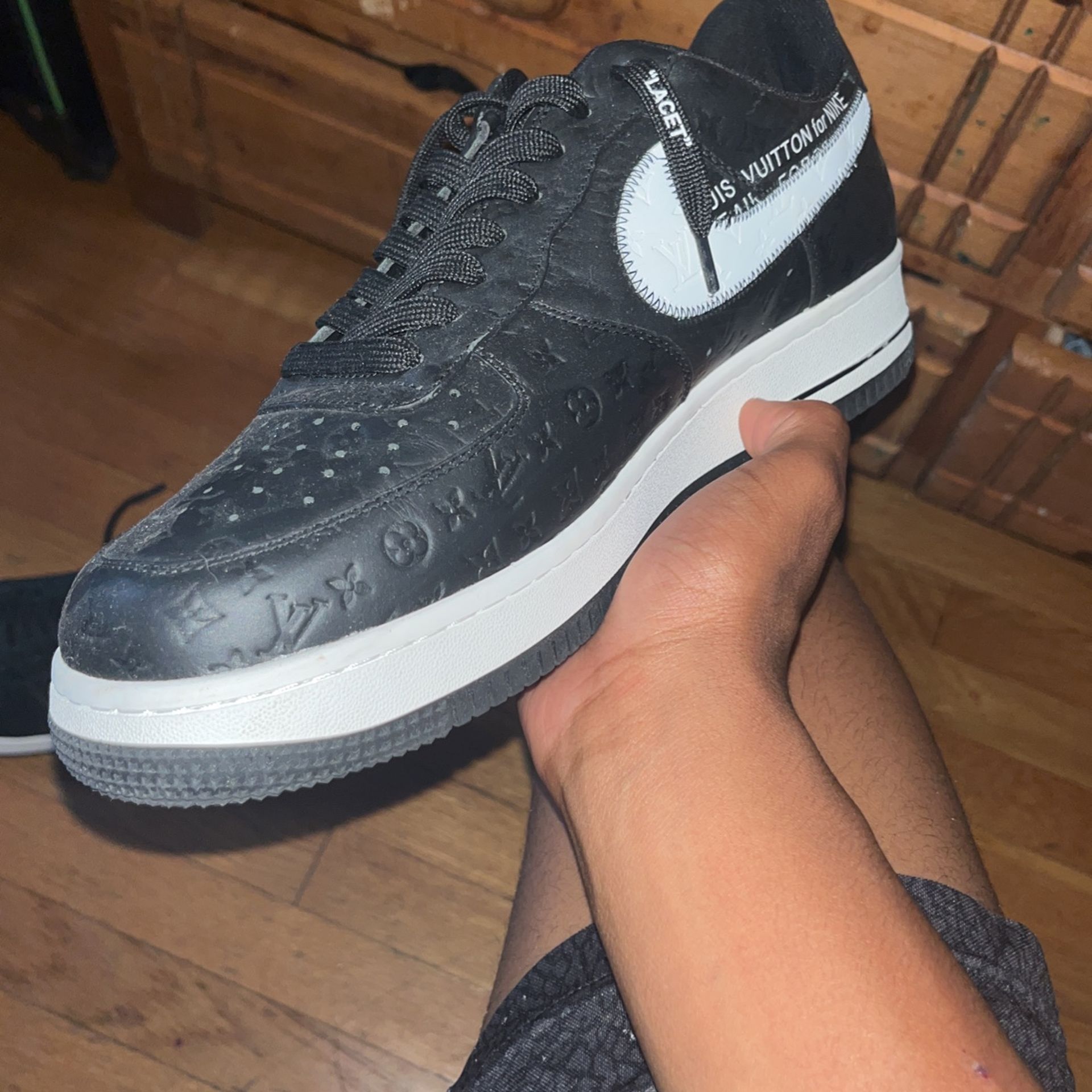 Louis Vuitton Airforce 1 Metallic Silver (chrome Toe) Size 9 Ds for Sale in  Lawrence, NY - OfferUp