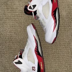 Jordan 5 fire red