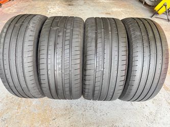 Set of 4 tires 225/40/19 and 255/35/19 Goodyear Eagle F1 with 75-80% Left Mercedes OEM