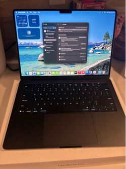 2025 Apple MacBook Pro 14” M5 • 16GB RAM • 512GB SSD • Like New • Box & Charger