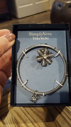 Vera Wang New bracelet