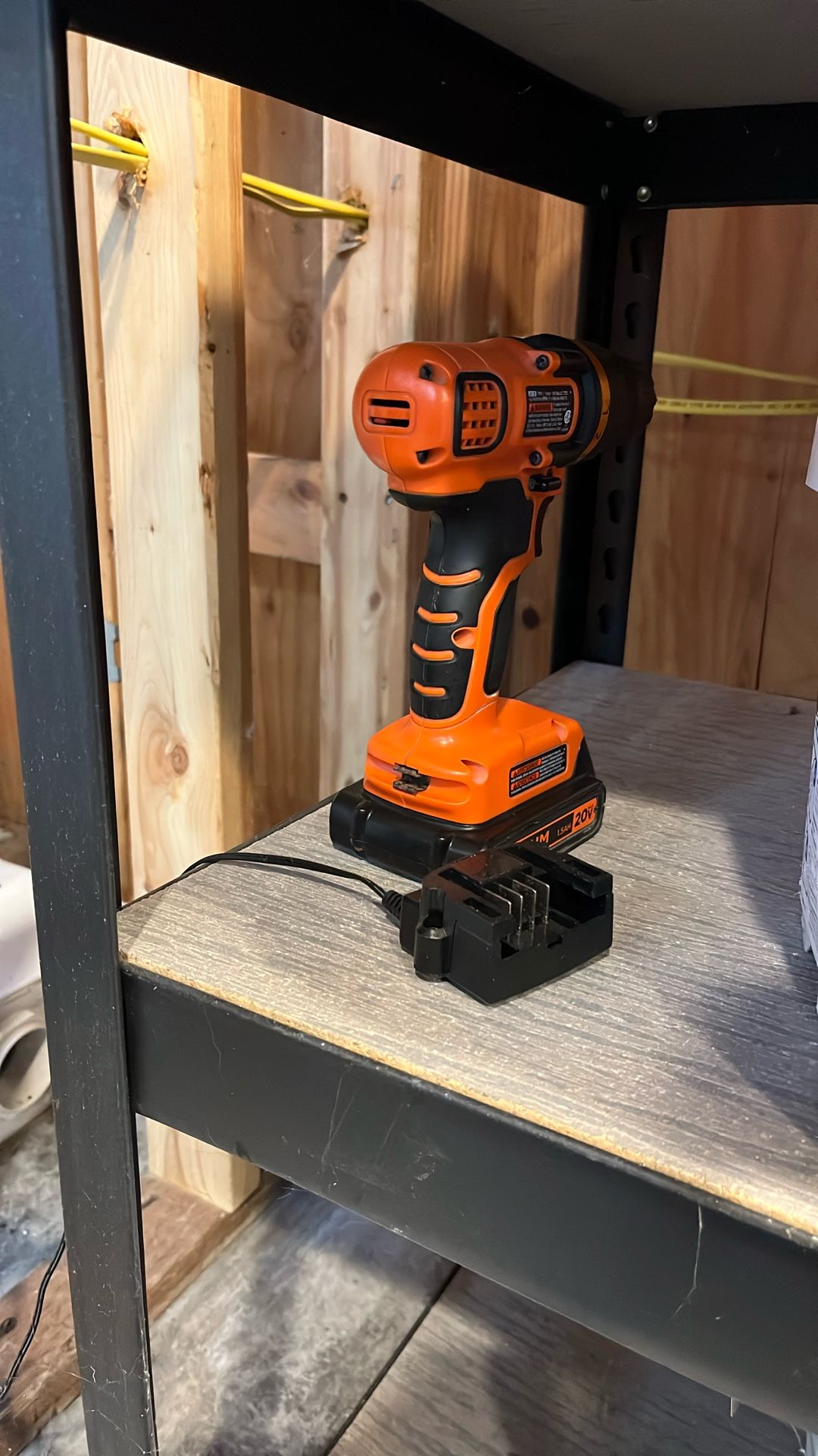 Black + Decker 20V Electric Drill W/ Battery