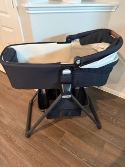 Nuna MIXX Bassinet with adapter to SWIV and TRIV