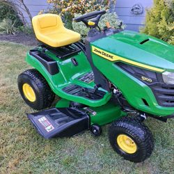 John Deere 100 Series