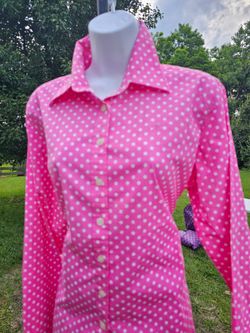 $35.00 - LILLY PULITZER Cassic Women's Blouse, Brand Logo at Front! Medium Size/Like New Condition!
