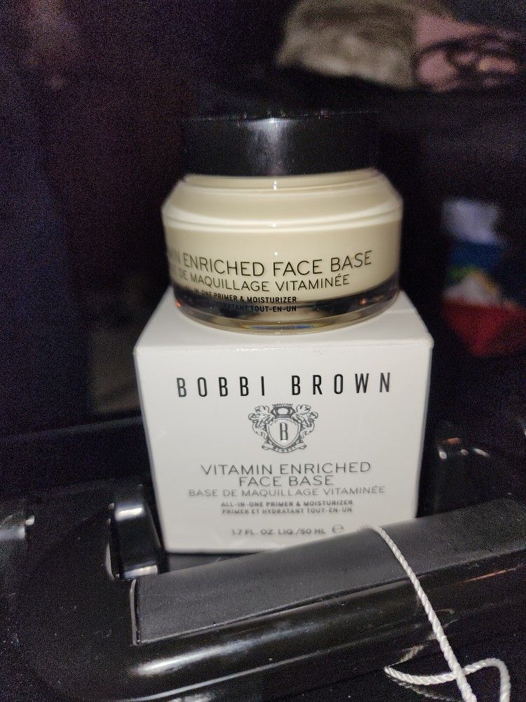 BOBBI BROWN VITAMIN ENRICHEDFACE BASE SHEA BUTTER C & E
