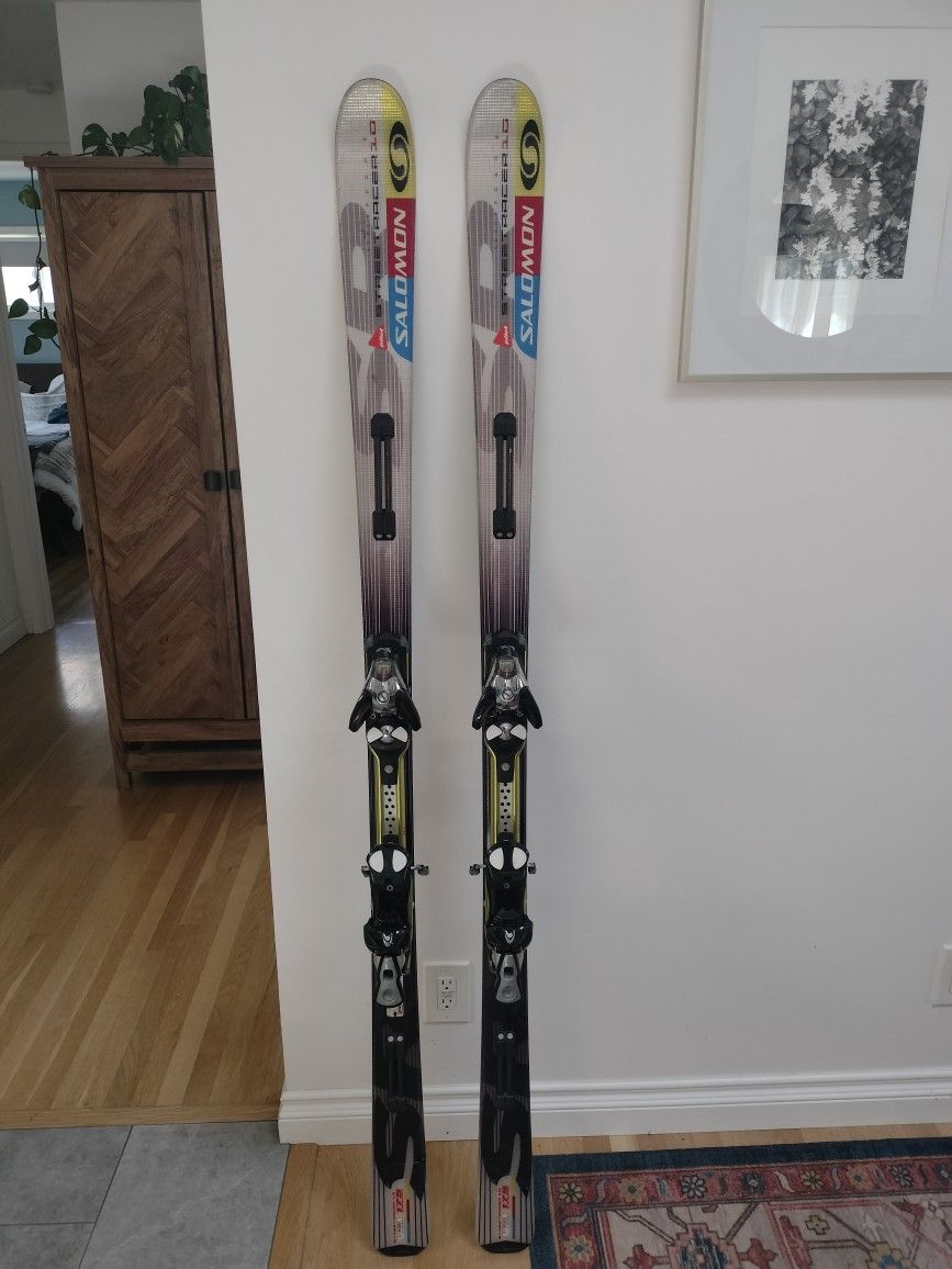 Skis Salomon Streetracer 1.0