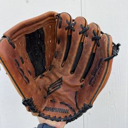 DeMarini 13.5” A0800 Helix Softball Glove Ecco Leather Brown RH Thrower HX135