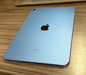 Apple iPad 10th Generation 64GB 10.9”