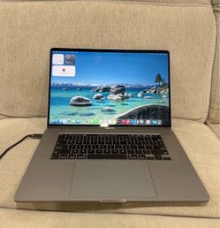 MacBook Pro 16” i9 32gb ram 1Tb ssd
