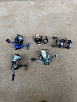 Lot of 5 Fishing Reels Mixed Spinning Baitcasting