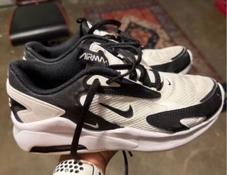 Women’s Nikes air max size 7