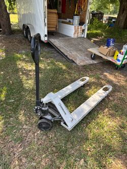 Pallet jack