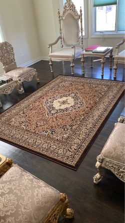 New Carpet vintage style center piece