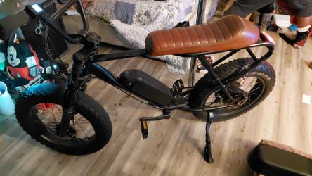 20" FAT TIRE MOPED-STYLE E-BIKE