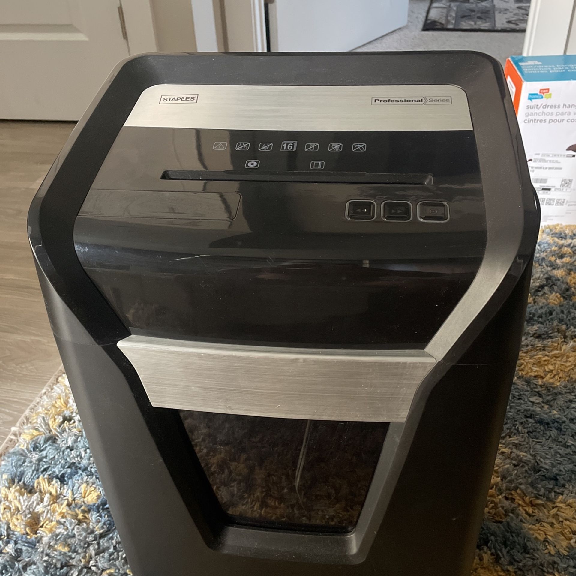 16 Sheets Professional Series Shredder