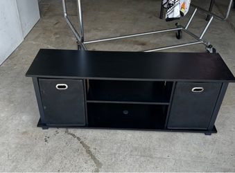 Free small tv stand