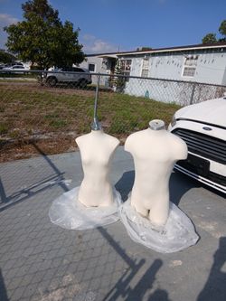 Maniqies Cada Uno 50 Dollaers⁹