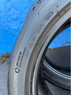 2 tire 255/40/19 Michelin Pilot Sport All Season 4