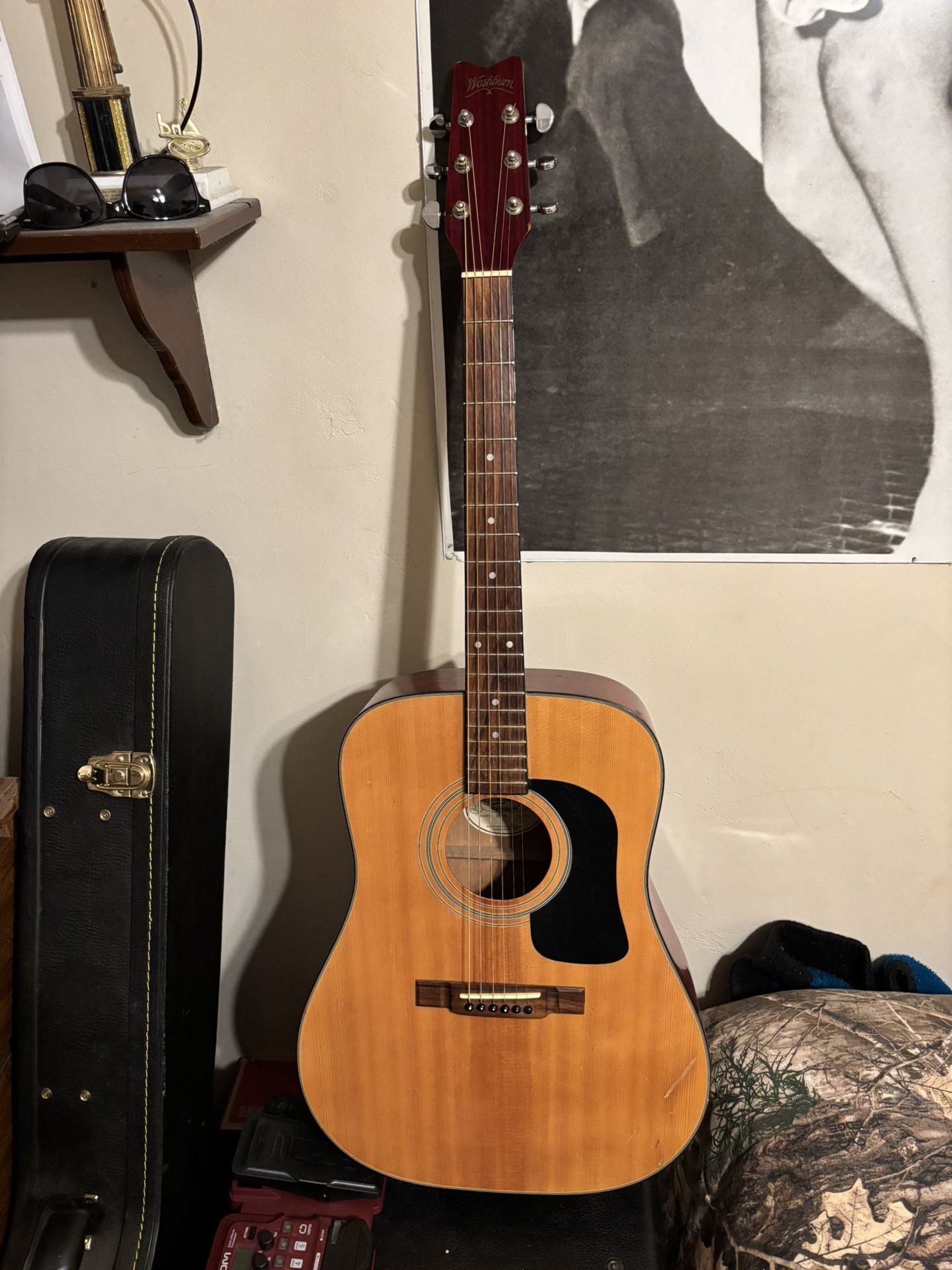 Washburn Acoustic Guitar With New Soft Case
