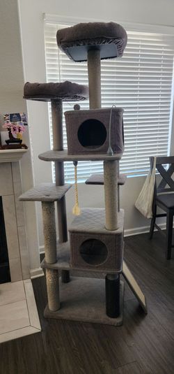 Multi-Level Cat Tree with Scratching Posts and Condos