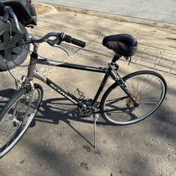 Bicycle Schwinn Sierra 700