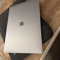 MacBook Pro 16inch 64gb 2TB