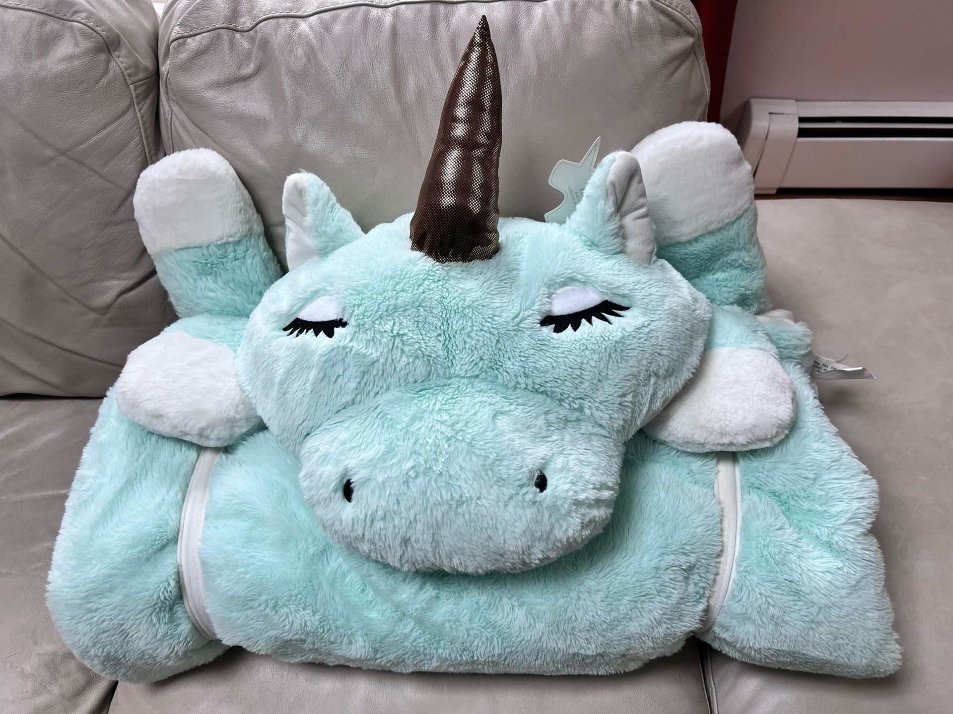 NEW Frolics Plush Unicorn Sleeping Bag