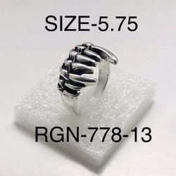 Silver Fish Design Monster Fang Ring Band For Women: RGN-778-12/Size-5.75