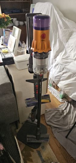 Used Dyson V12 Detect Slim